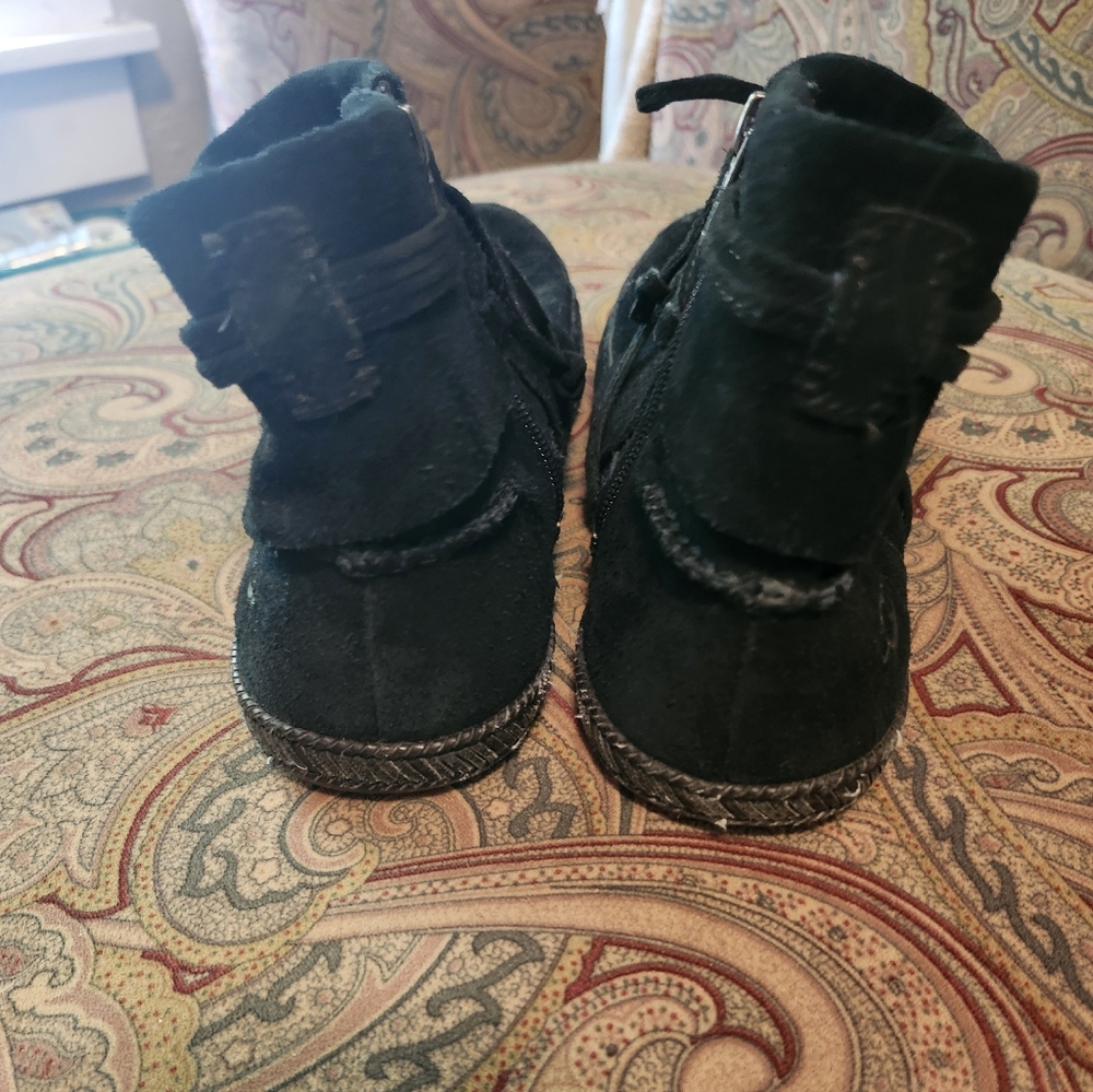 UGG Dark Suede Lace-Up Boots - Picture 2 of 8